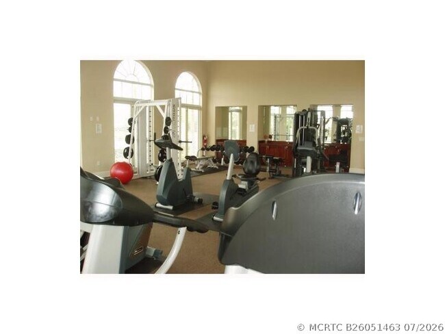 Building Photo - 1570 NE 33rd Rd