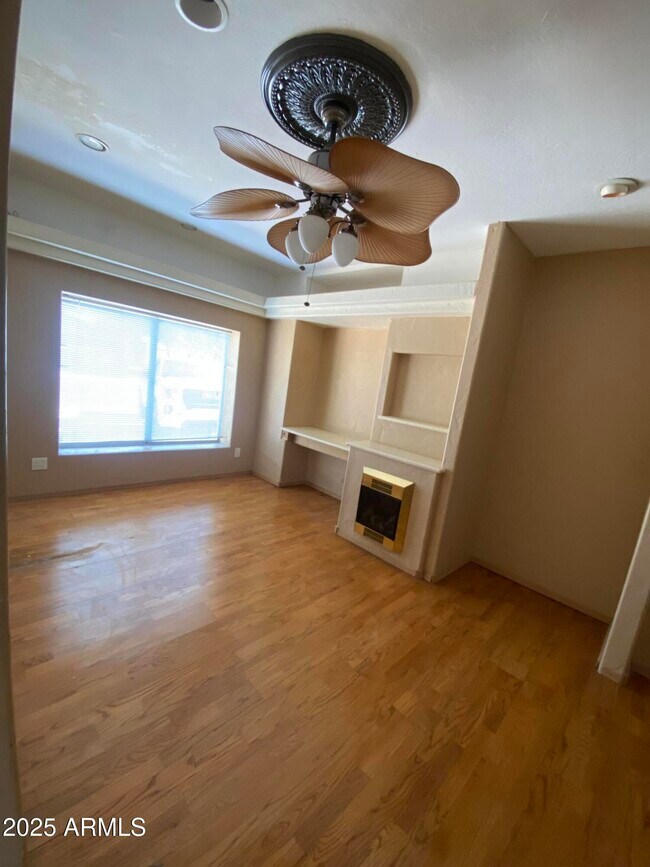 Building Photo - 3376 N 130th Ave