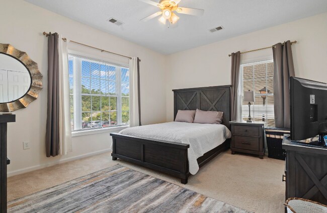 Building Photo - 2090 Cross Gate Blvd