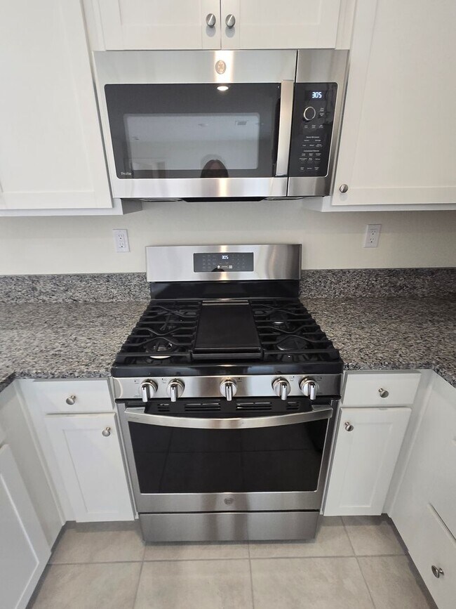 Building Photo - New home ready to rent in Dayton, $2350 per month