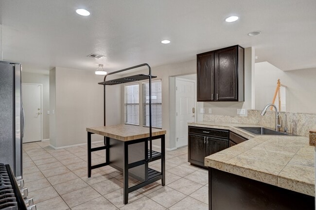 Building Photo - 7275 Diamond Canyon Ln