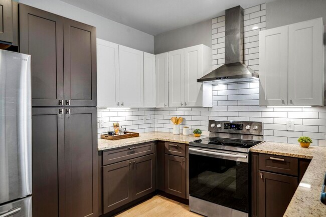 Building Photo - 1417 E Crockett St