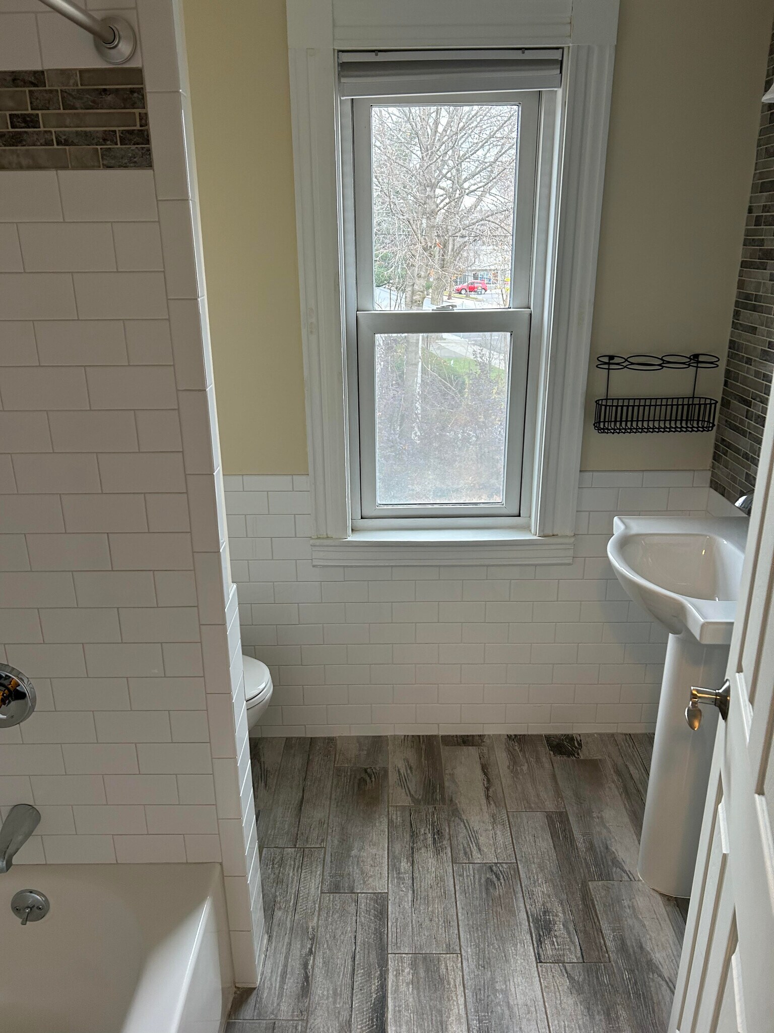 Building Photo - 3 Day St