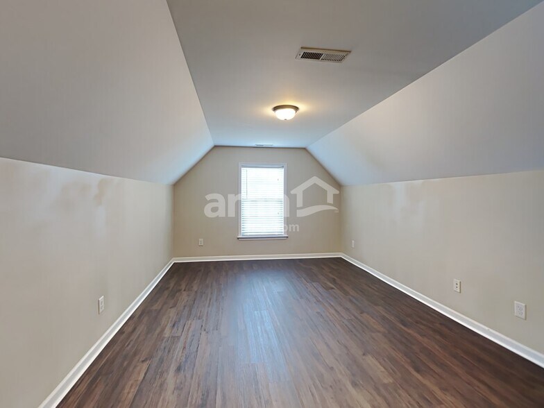 Building Photo - 6300 Slopeside Ct