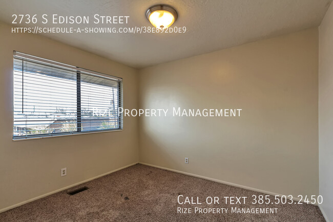 Building Photo - 2736 S Edison St