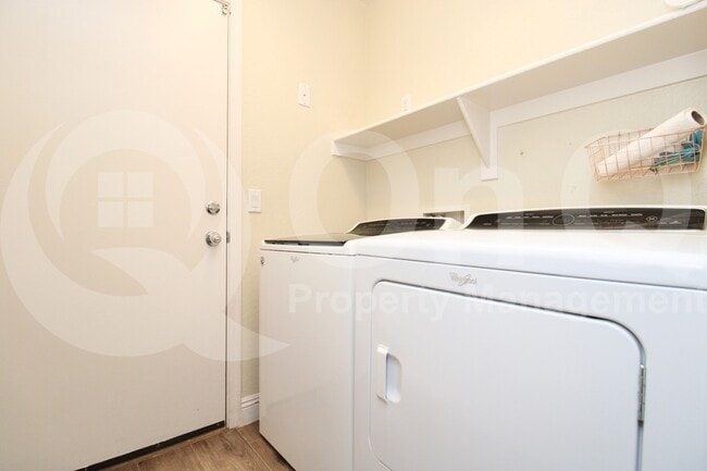 Building Photo - 25835 W Whyman St