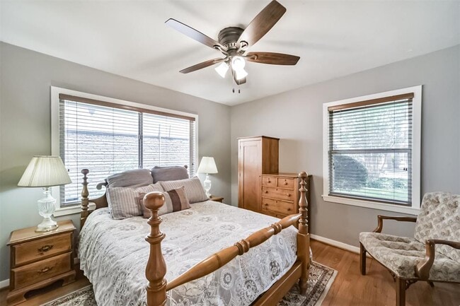 Building Photo - 9910 Pine Lake Dr