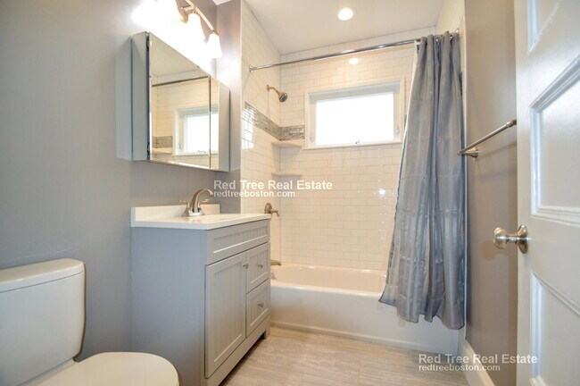 Building Photo - 62 Mapleton St