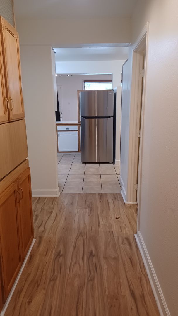 Building Photo - Single Level, Ground Floor, 3 Bed/1 Bath A...