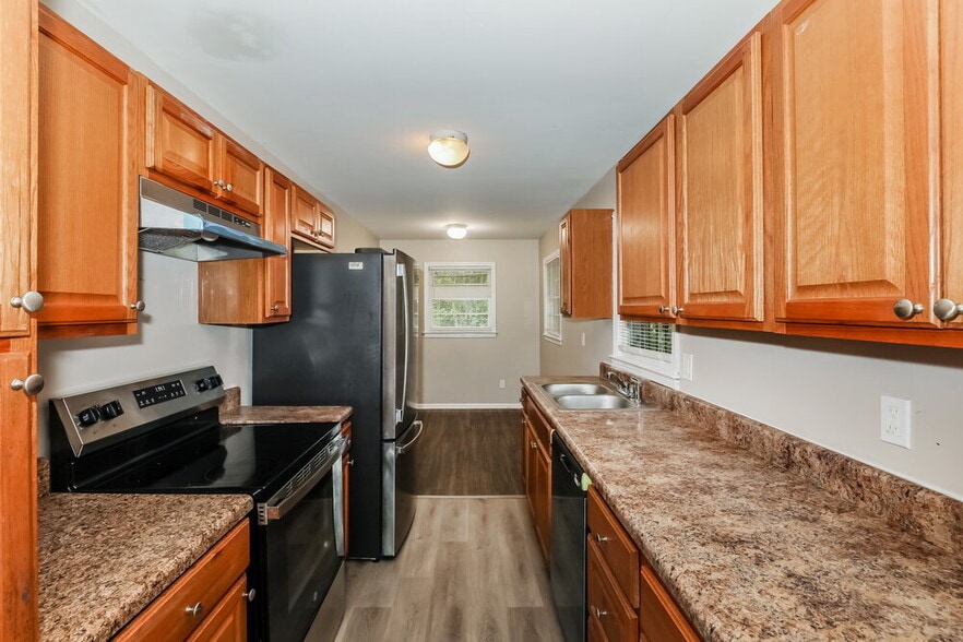 Building Photo - 7487 Grayson Dr