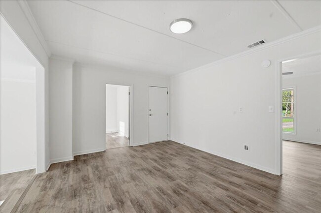 Building Photo - 526 Ochlahatchee Dr