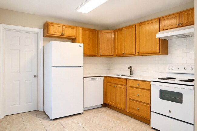 Building Photo - 3 Bedroom, 1 Bathroom Home for Rent in Tampa!