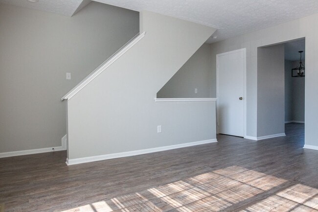 Building Photo - 7778 Deercrest Ct