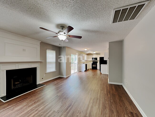 Building Photo - 240 Bonnie Woods Dr