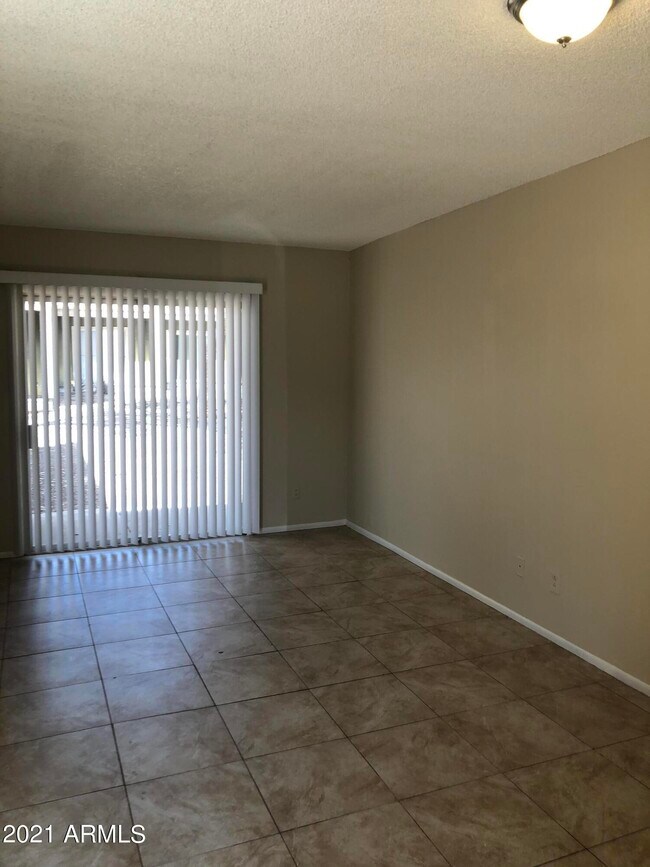 Building Photo - 2808 E Le Marche Ave