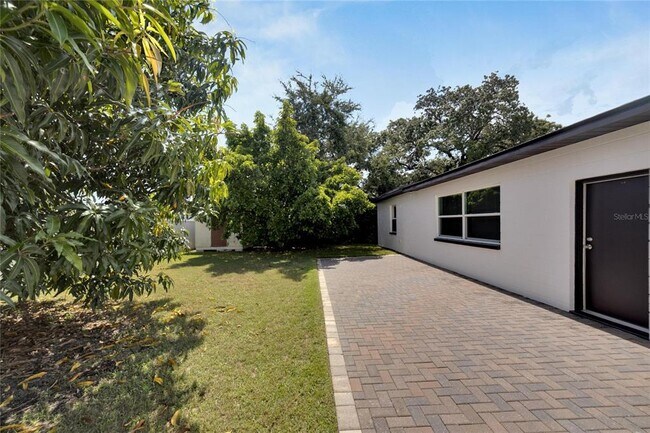 Building Photo - 3418 W Union St