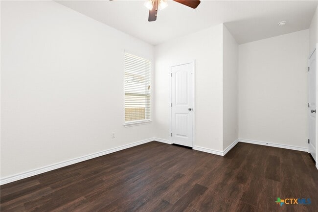 Building Photo - 5200 Rose Petal Ct