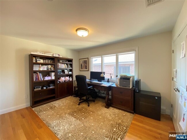 Building Photo - 235A Glen Ave