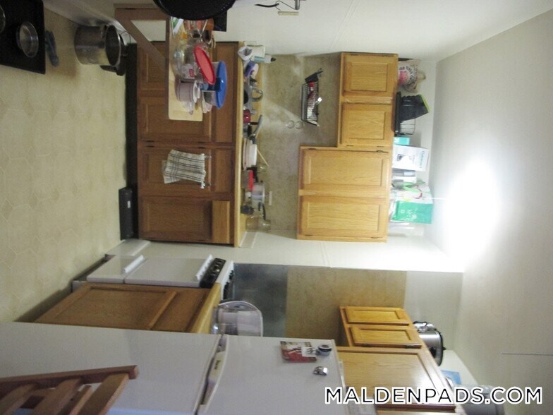 Building Photo - 349 Pleasant St