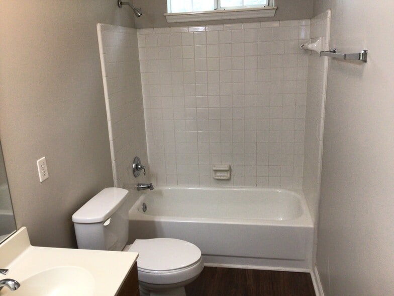 Building Photo - 13615 Portpatrick Ln