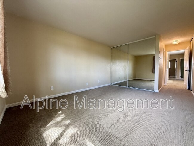 Building Photo - 2657 Kentworth Way