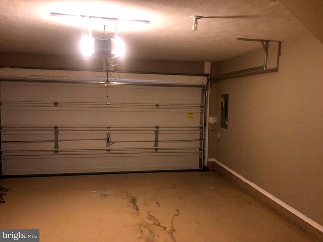 Building Photo - 6786 Green Mill Way