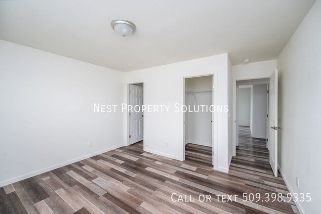 Building Photo - 2 Bed, 2.5 Bath Townhome for Rent