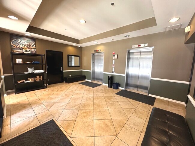 Building Photo - 656 Pearson St