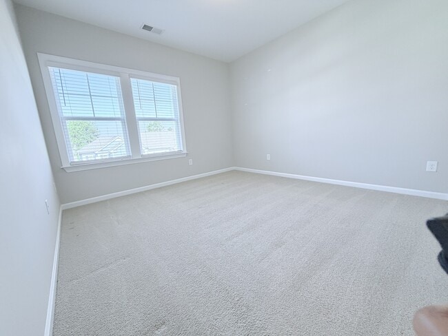 Building Photo - 939 Haybeck Ln