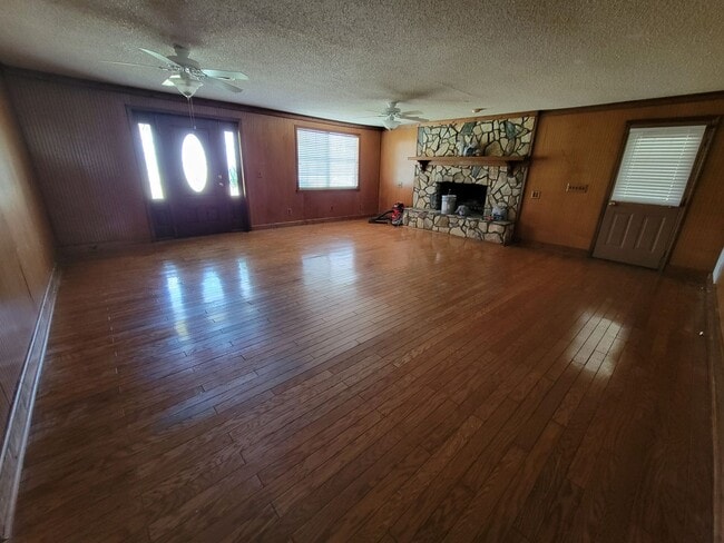 Building Photo - Home in Nashville GA