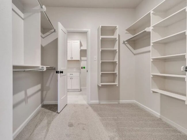 Building Photo - Model Home in East Edmond + 3 bedrooms + B...