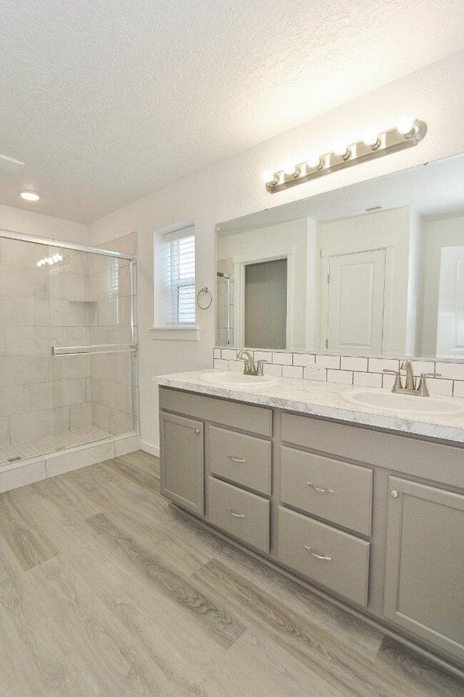 Building Photo - Modern townhouse in a Cozy Community. 50% ...