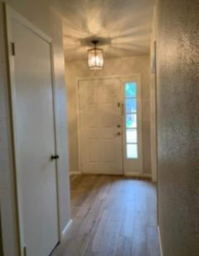 Building Photo - 6810 Marshall Pl Dr