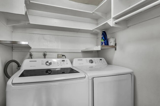 Building Photo - 246 Green Heath Pl
