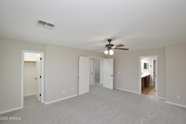 Building Photo - 971 S Brewer Dr