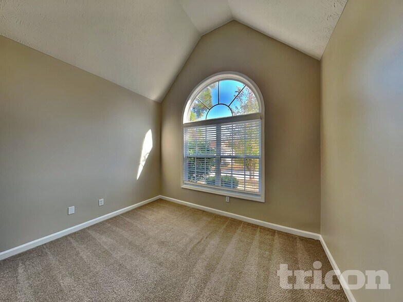 Building Photo - 210 Shenandoah Dr