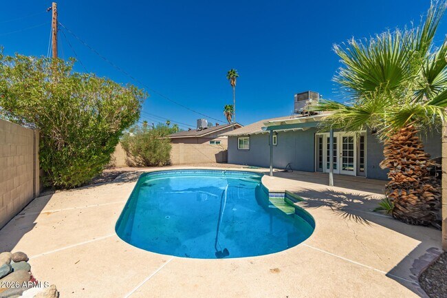 Building Photo - 1887 E Palmcroft Dr