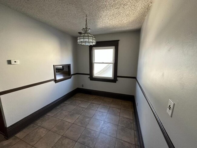 Building Photo - 937 Grove Ave