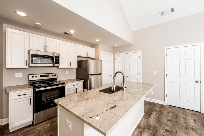 Building Photo - 170 Willowridge Ln