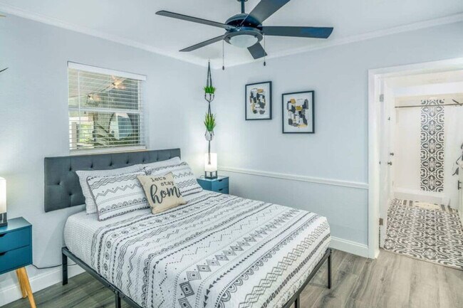 Building Photo - 2908 Stetson St