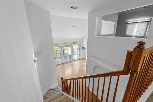 Building Photo - 3914 Clarestone Dr