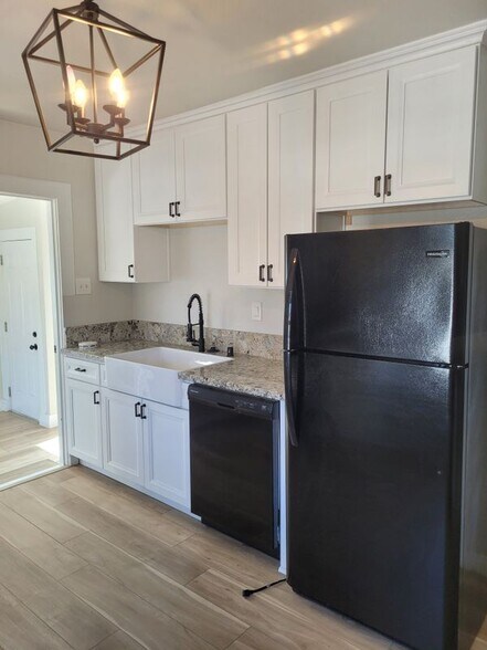 Building Photo - 4143.5 Cleveland