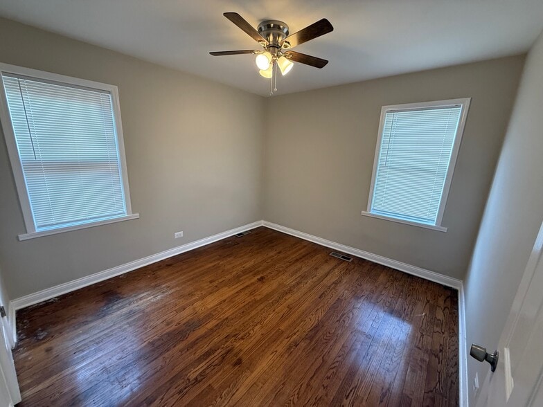 Building Photo - 10154 S Calumet Ave