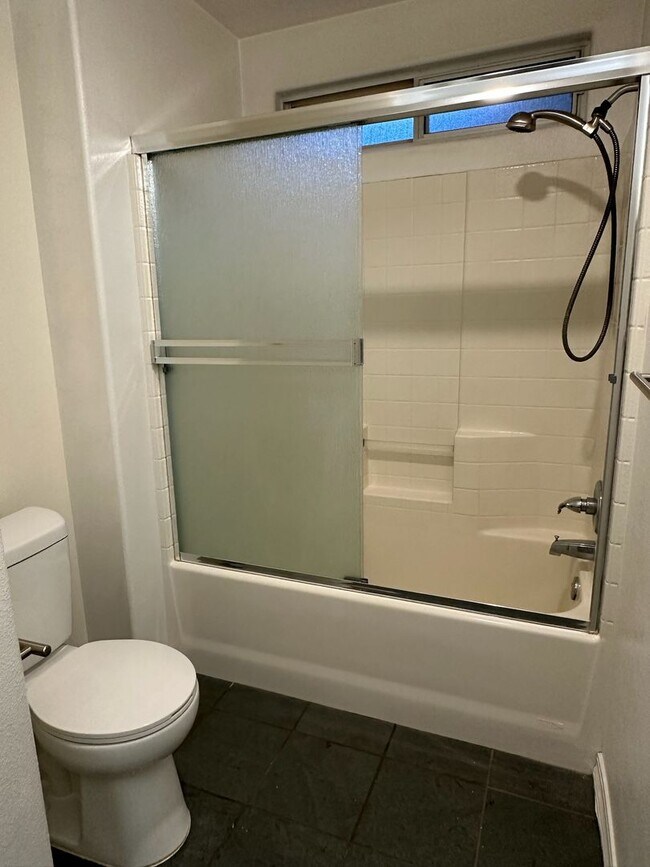 Building Photo - 3707 W Hemlock Ct