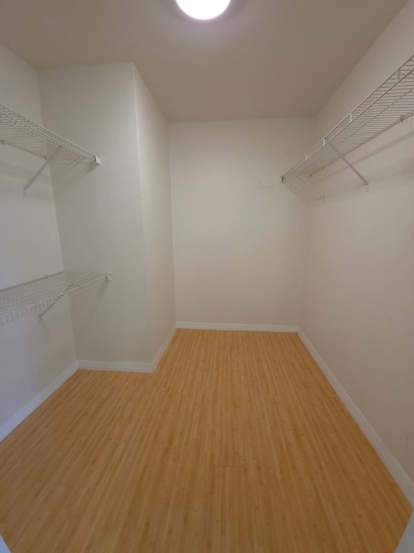 Building Photo - 901 Colonial Ave SE