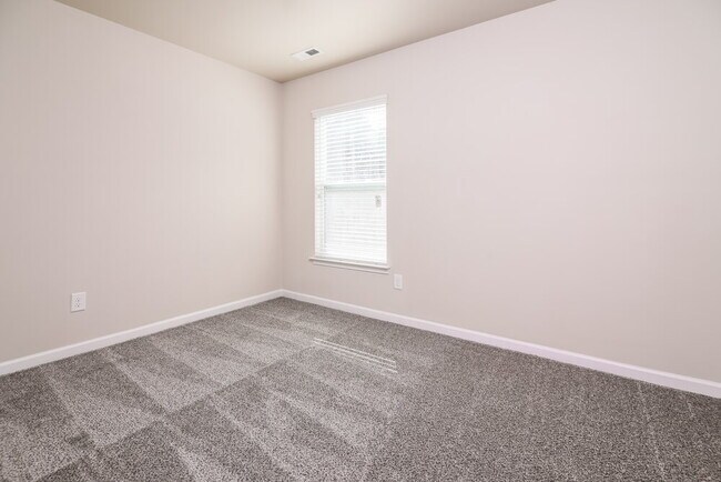 Building Photo - 280 Lakemont Dr