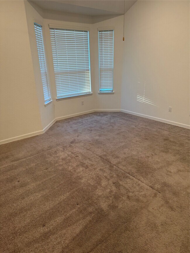 Building Photo - 2911 Cooper Hawk Ln