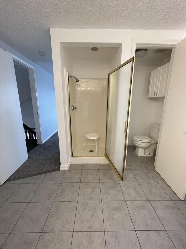 Building Photo - 2134 Lonnie Ln