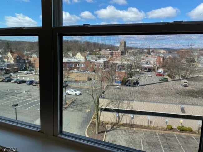 Building Photo - 190 South St