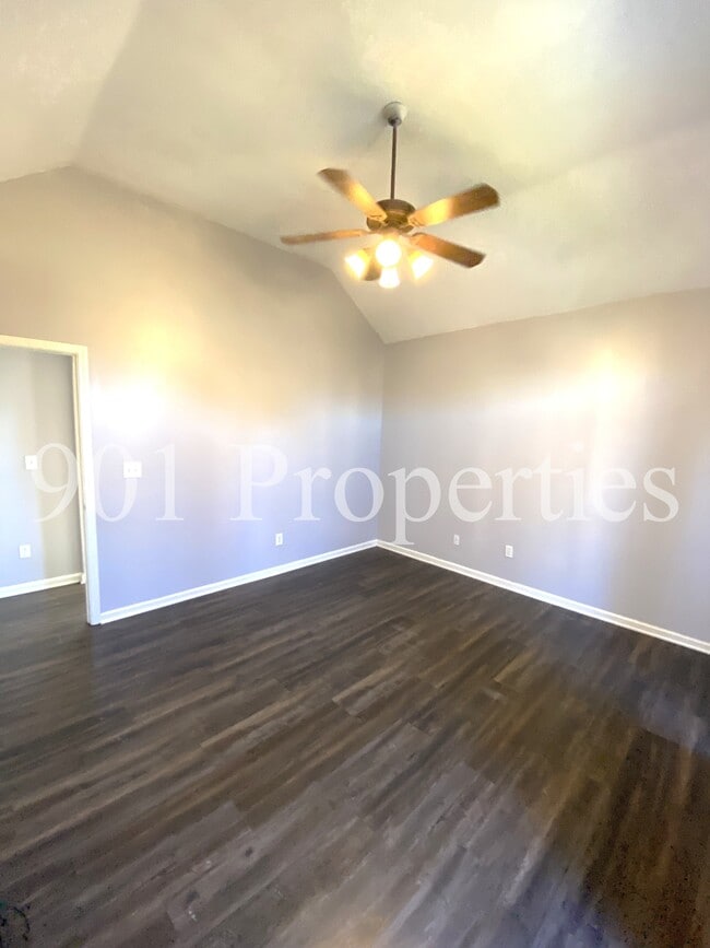 Building Photo - 1120 Averett Ln